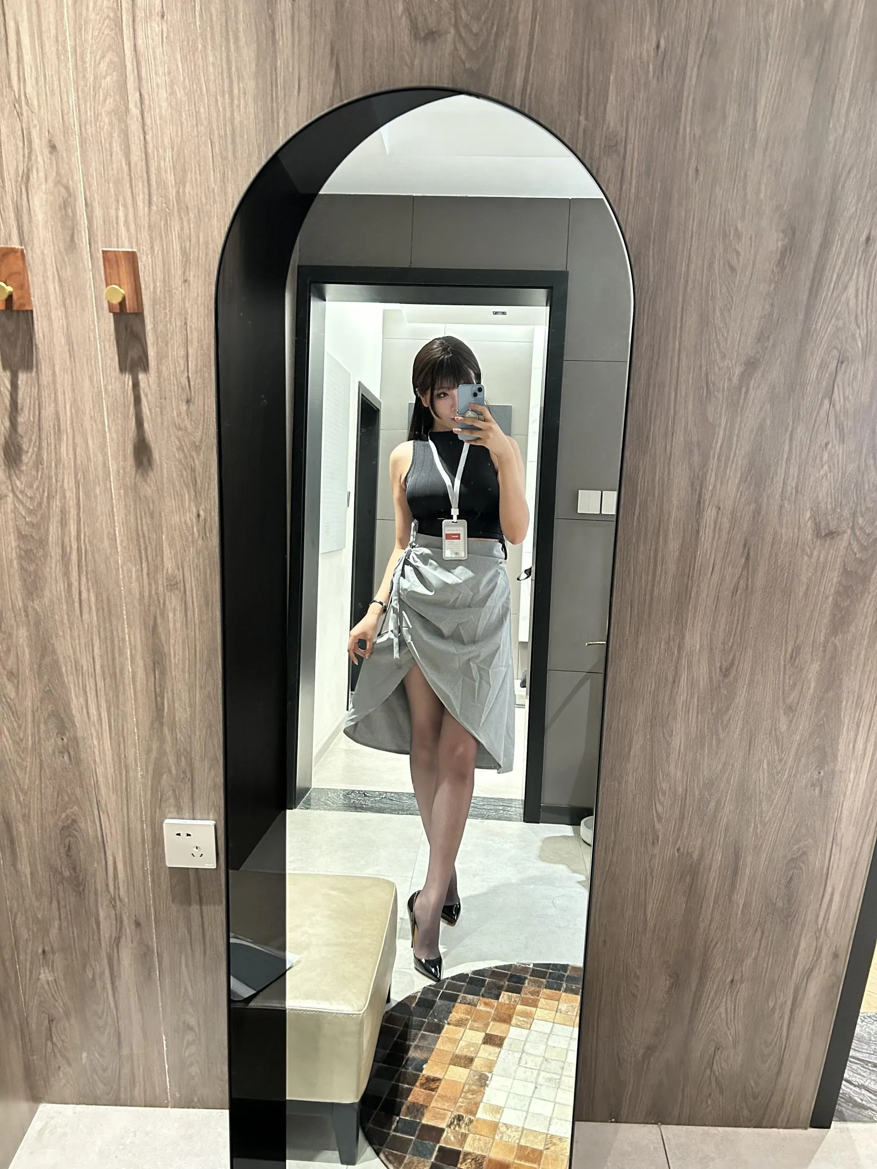 轩萧学姐 – NO.44 眼镜娘OL-眼镜娘预售赠品自拍 [20P]插图5